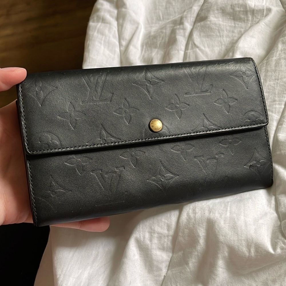 LOUIS VUITTON Monogram Empreinte Wallet - Picture 2 of 13